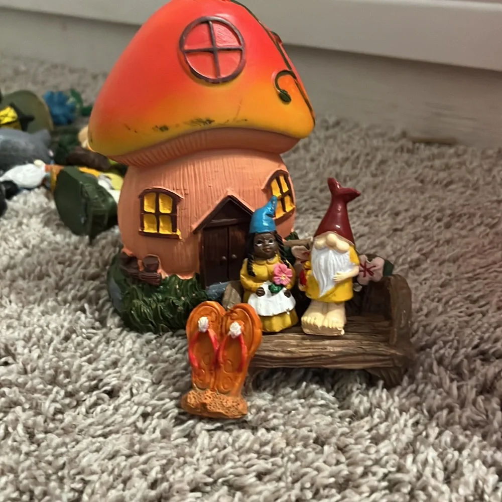 Decorations - Picture 4 of 4